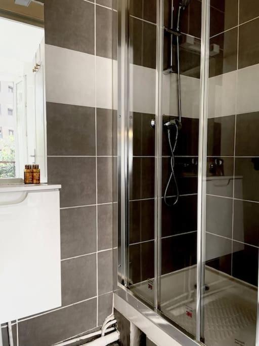 Charming Bright Sunny Studio Near Canal St Martin Paris Exterior photo