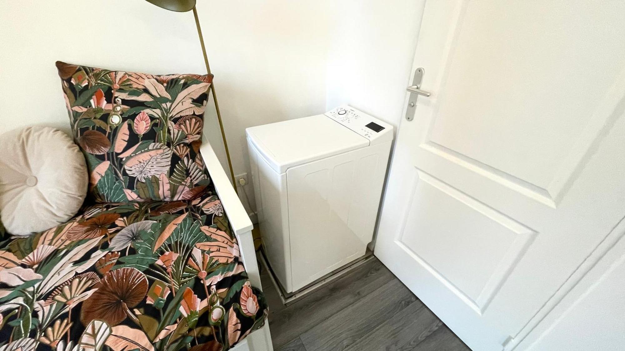 Charming Bright Sunny Studio Near Canal St Martin Paris Exterior photo